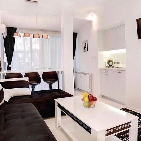 Zero-Waste Studio Apartment In Central 소피아 외부 사진