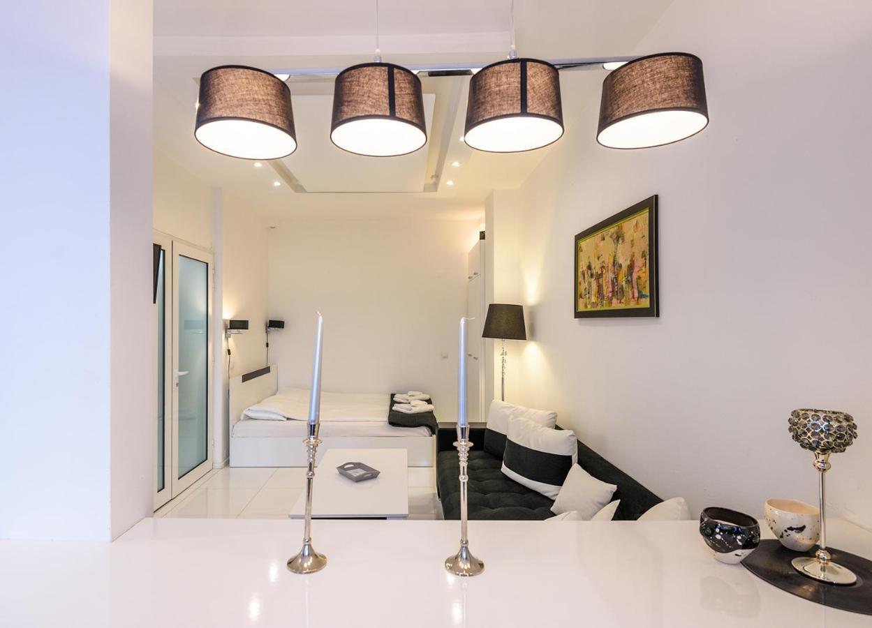 Zero-Waste Studio Apartment In Central 소피아 외부 사진