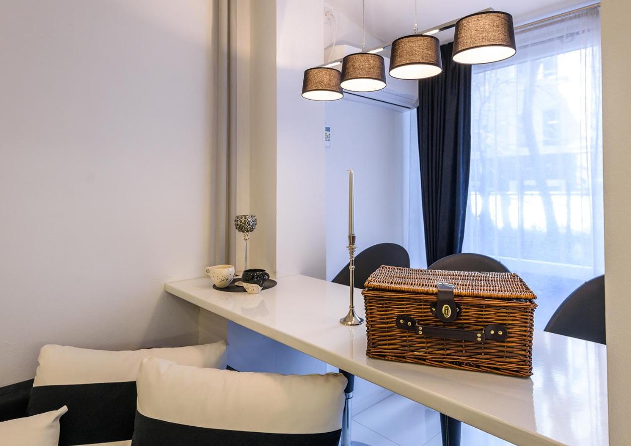 Zero-Waste Studio Apartment In Central 소피아 외부 사진