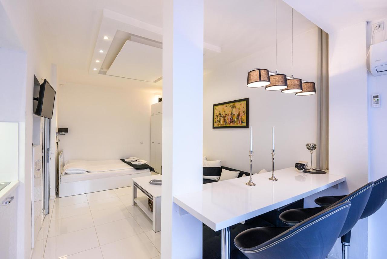 Zero-Waste Studio Apartment In Central 소피아 외부 사진