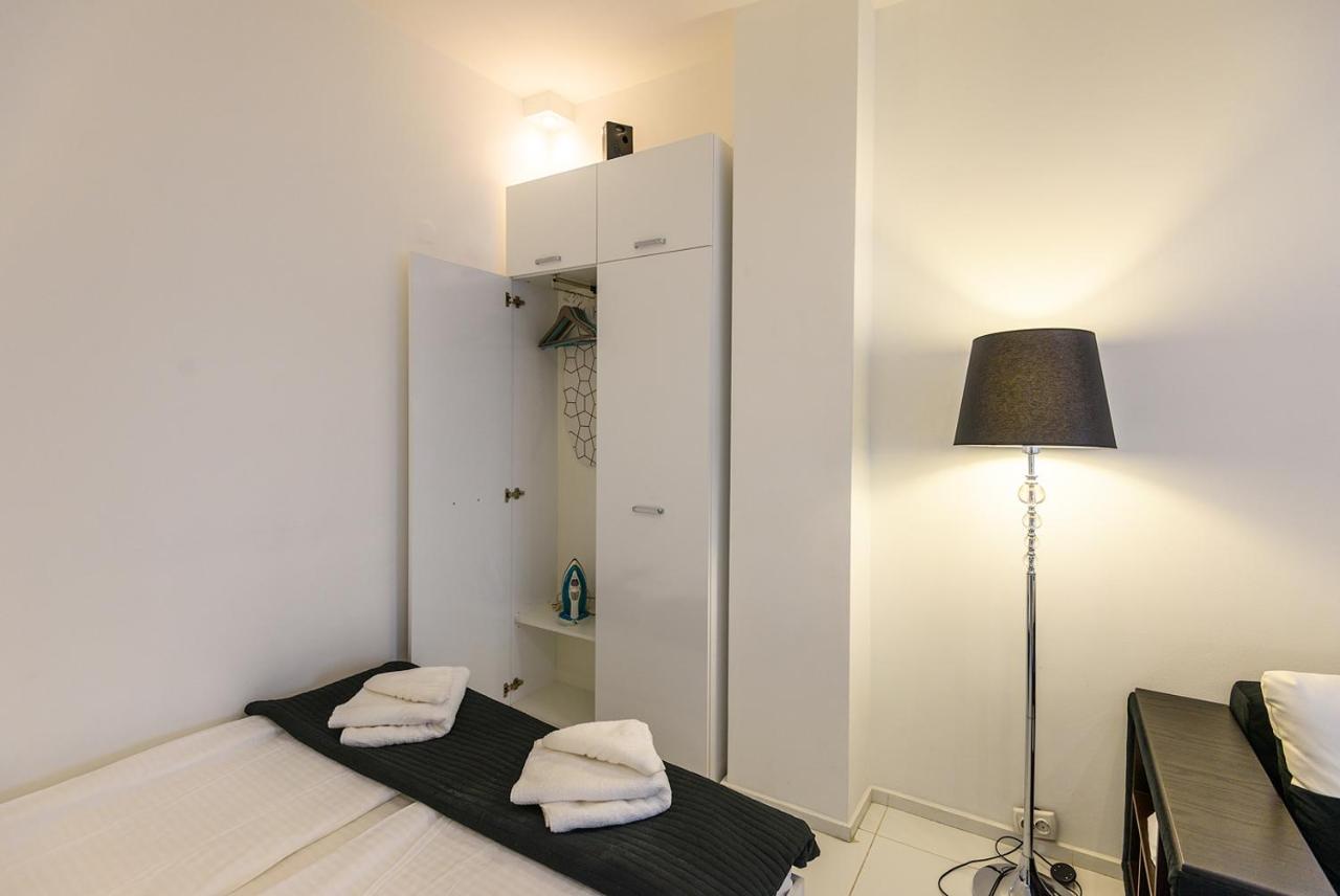 Zero-Waste Studio Apartment In Central 소피아 외부 사진