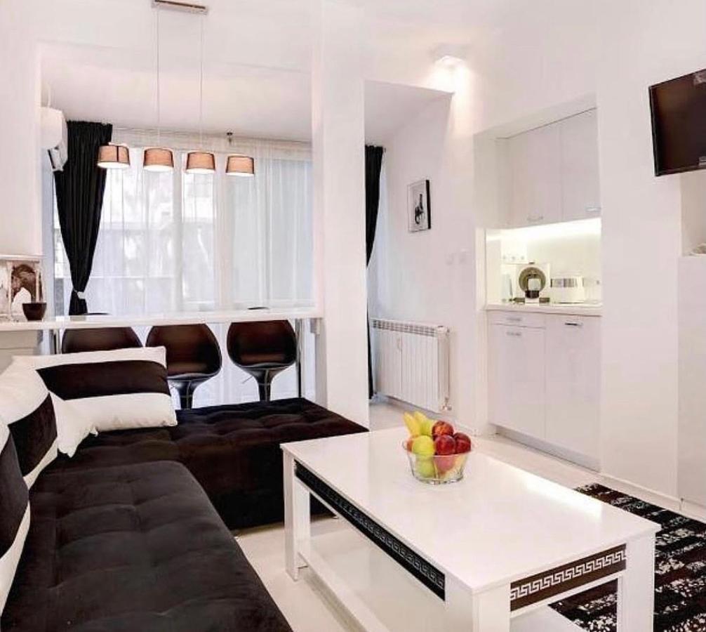 Zero-Waste Studio Apartment In Central 소피아 외부 사진